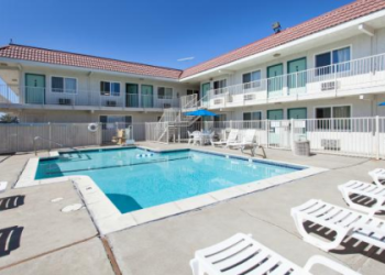 hotels near me within 5 mi