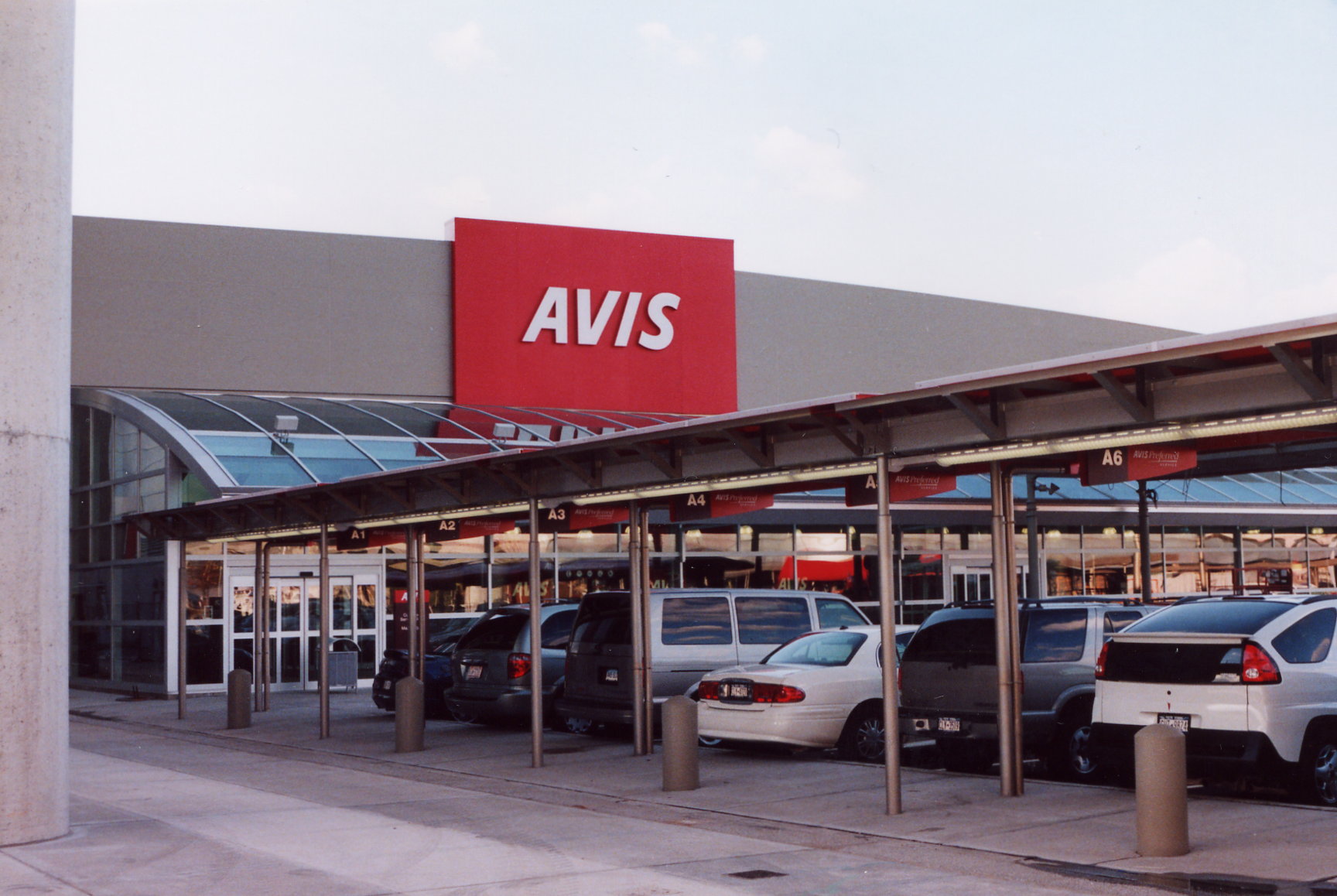 avis jfk airport