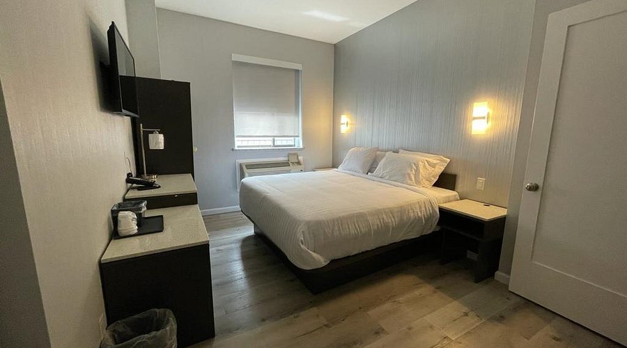 king hotel brooklyn sunset park