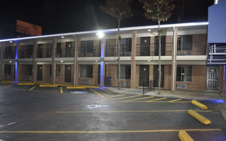 downtown suites dallas-cotton bowl reviews