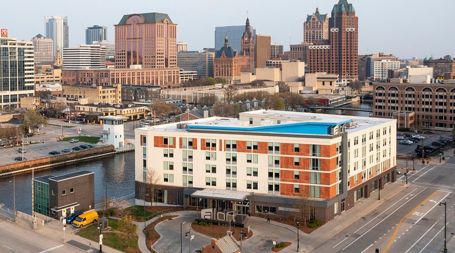 aloft milwaukee downtown