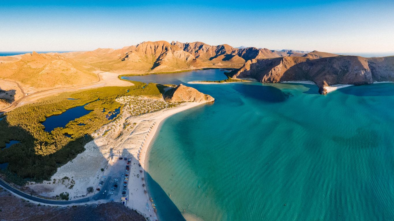 plane tickets to la paz mexico