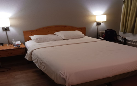 cheap phoenix hotels